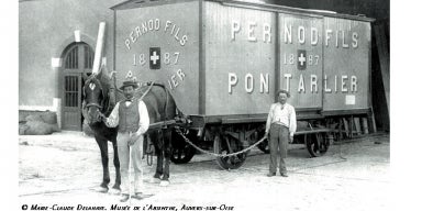 Old Carriole of pernod and sons
